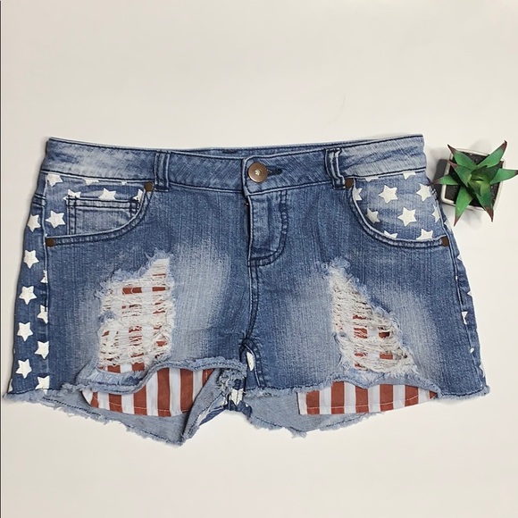 🌵Xhilaration Distressed Americana jean shorts - Picture 1 of 4